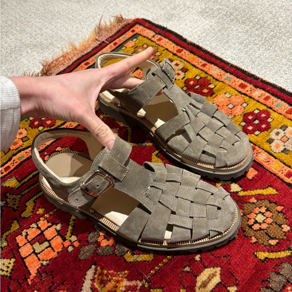 The Comfiest Suede Fisherman Sandals - Size 8